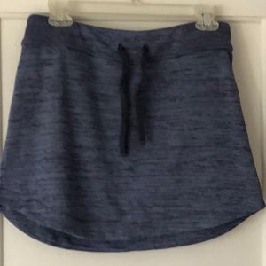 ATHLETA short skirt. Size small, blue heather. Zip pocket.‎ Adjustable. EUC